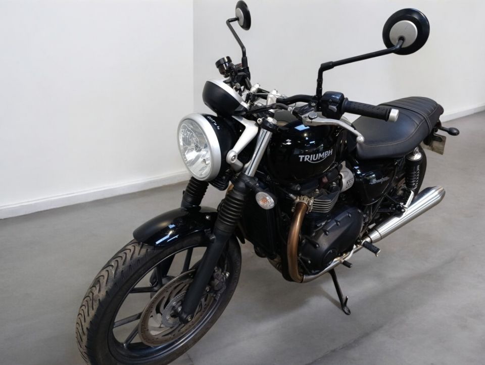 TRIUMPH STREET TWIN  900 4
