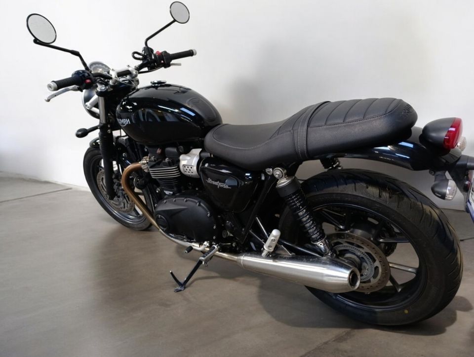TRIUMPH STREET TWIN  900 4