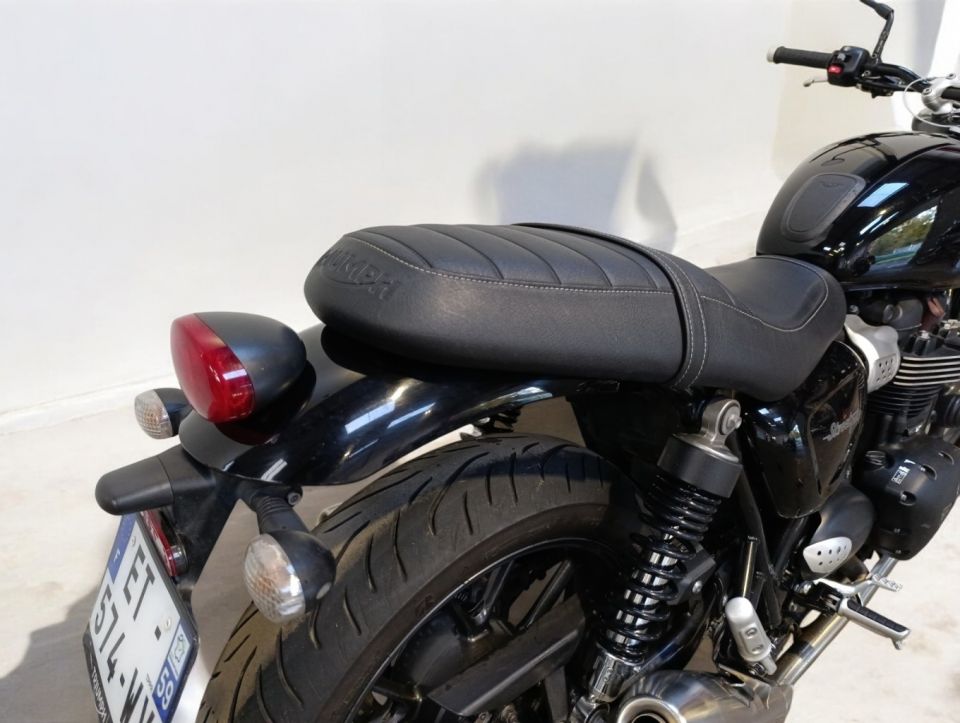 TRIUMPH STREET TWIN  900 4
