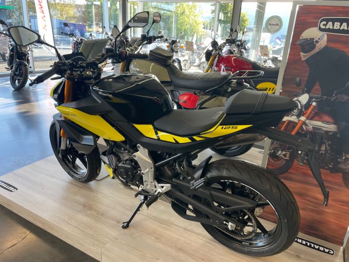 FANTIC STEALTH 125 4