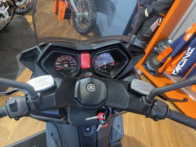 YAMAHA X-MAX 400 4