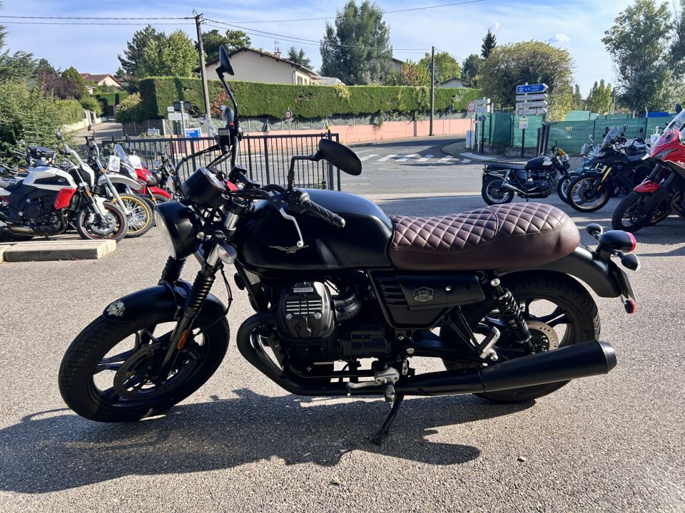 MOTO GUZZI V7 III STONE 750 4