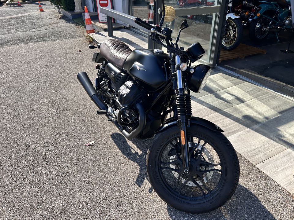MOTO GUZZI V7 III STONE 750 4