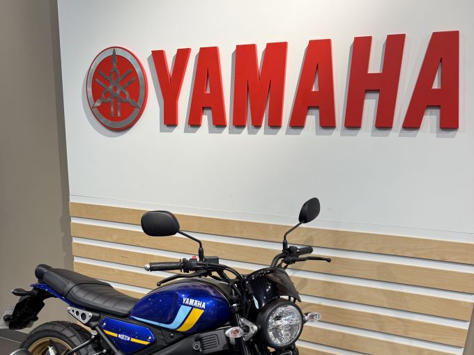 YAMAHA XSR 125 4