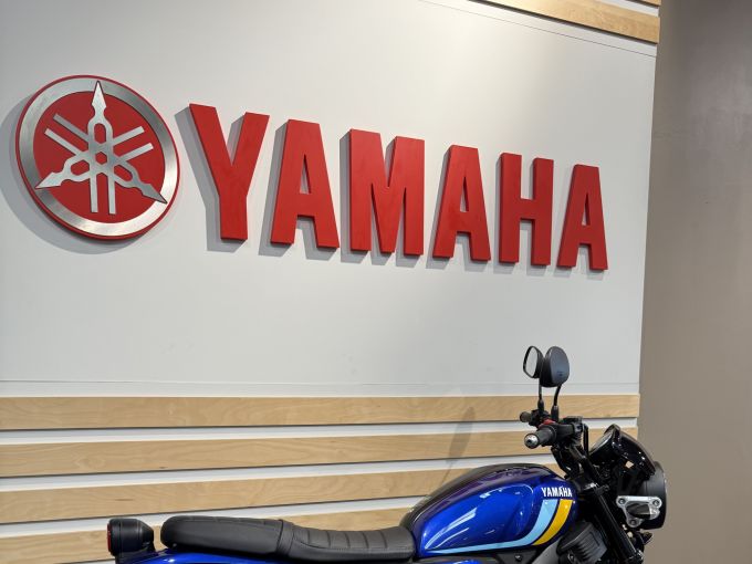 YAMAHA XSR 125 4