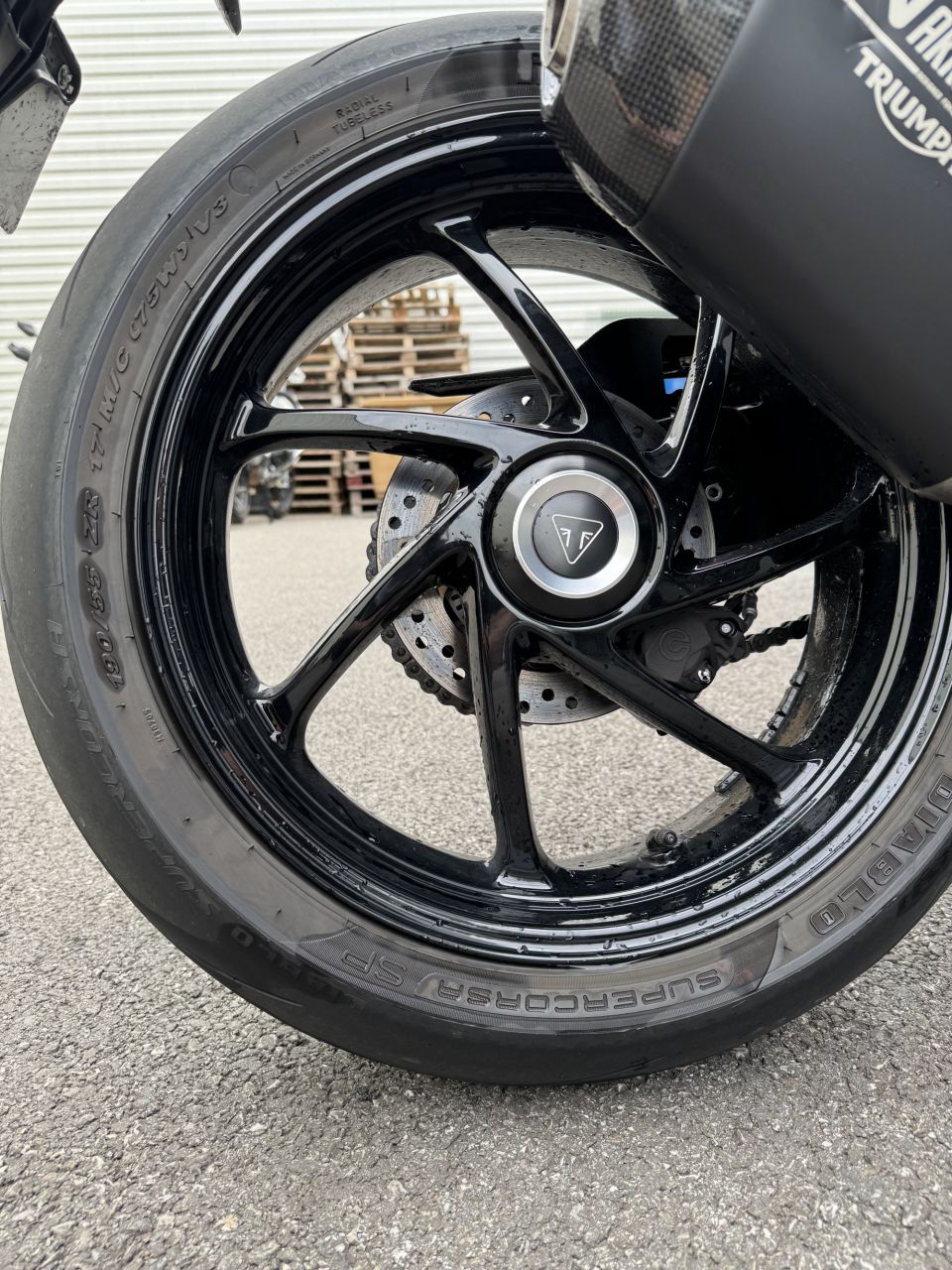 TRIUMPH SPEED TRIPLE 1200 RS 4