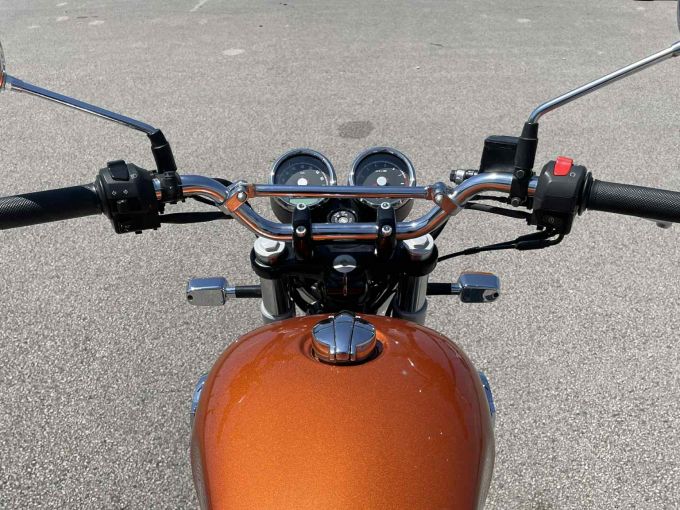 ROYAL ENFIELD INTERCEPTOR 4