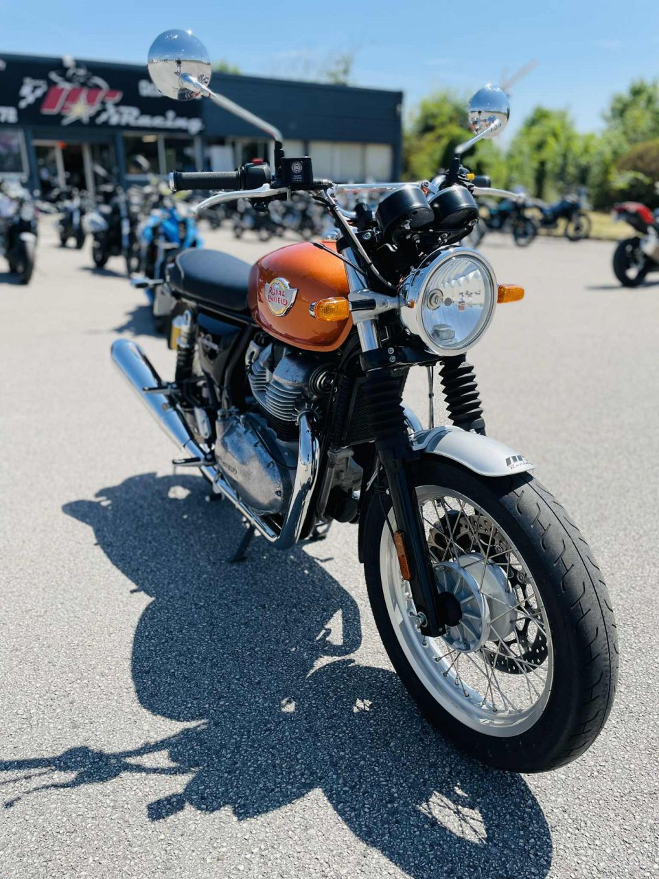 ROYAL ENFIELD INTERCEPTOR 4