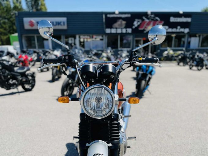 ROYAL ENFIELD INTERCEPTOR 4