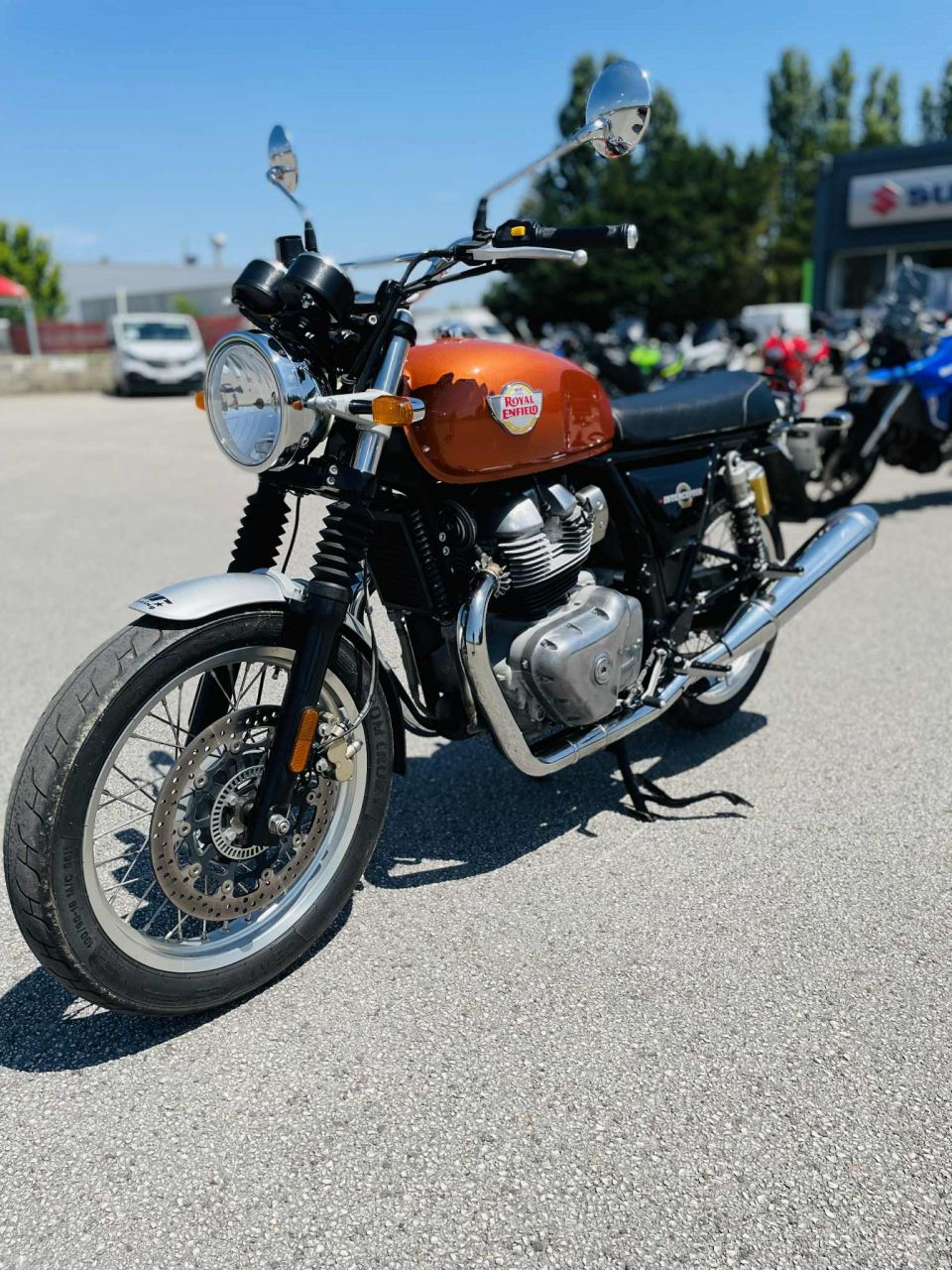 ROYAL ENFIELD INTERCEPTOR 4