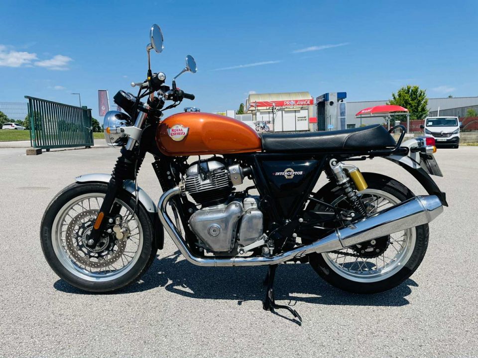 ROYAL ENFIELD INTERCEPTOR 4