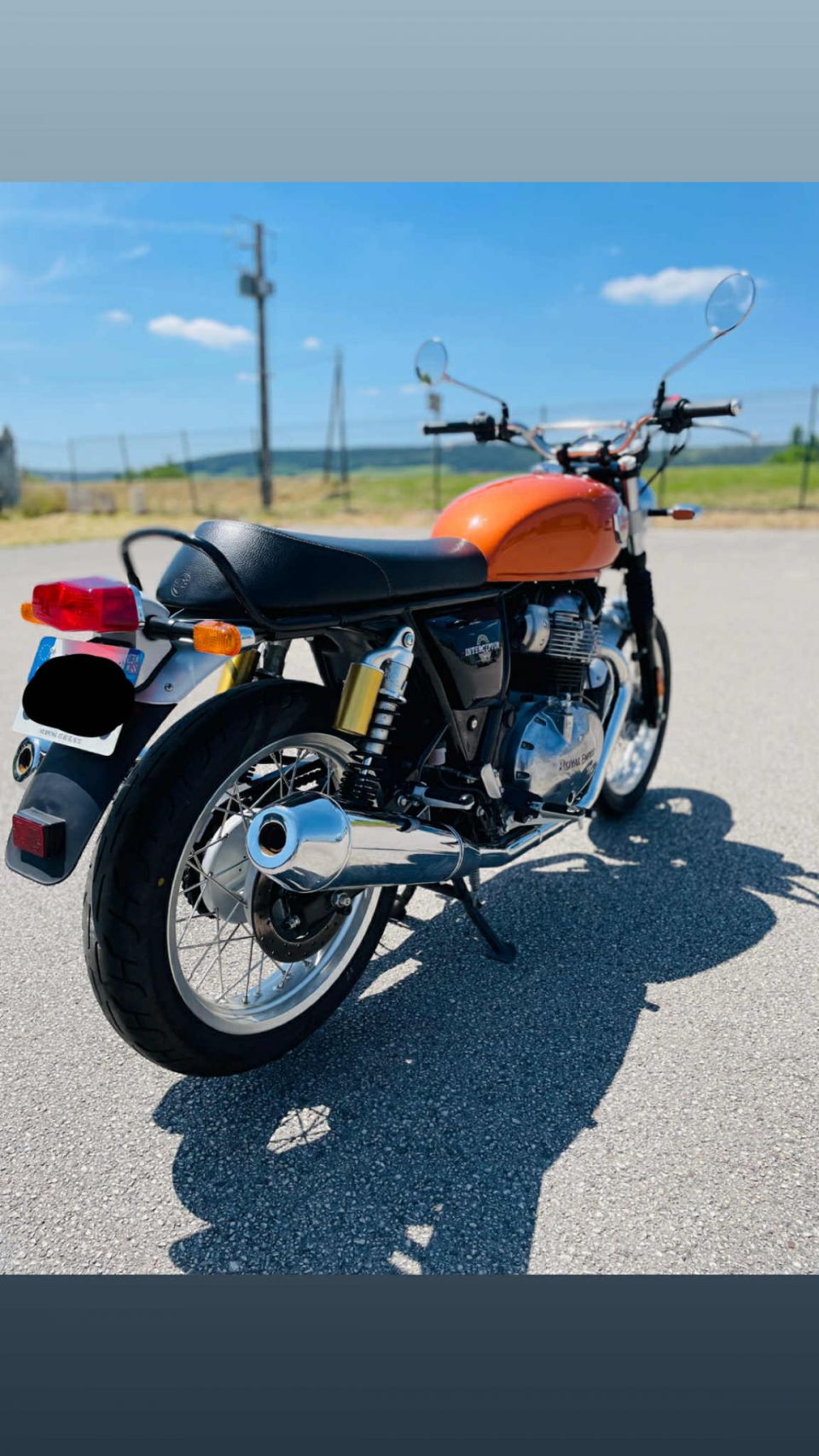 ROYAL ENFIELD INTERCEPTOR 4