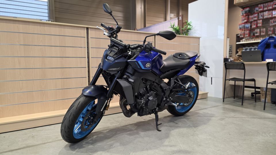 YAMAHA MT-09  Y-AMT 4
