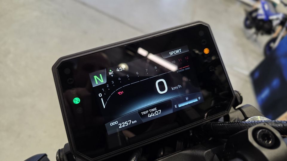 YAMAHA MT-09  Y-AMT 4