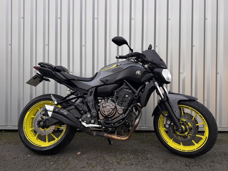YAMAHA MT-07 (47.5CV) 4