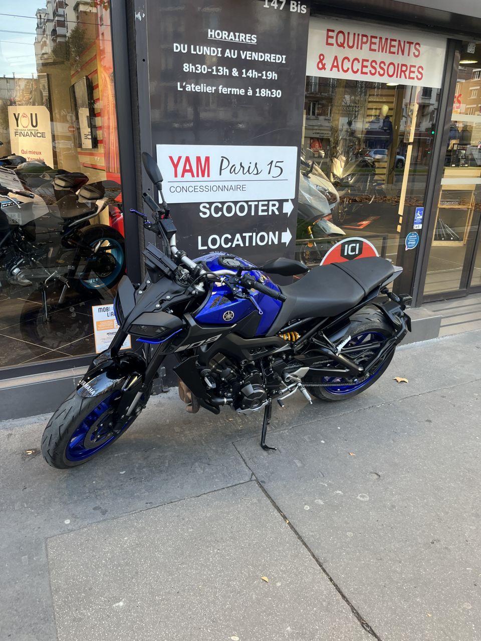 YAMAHA MT-09 4