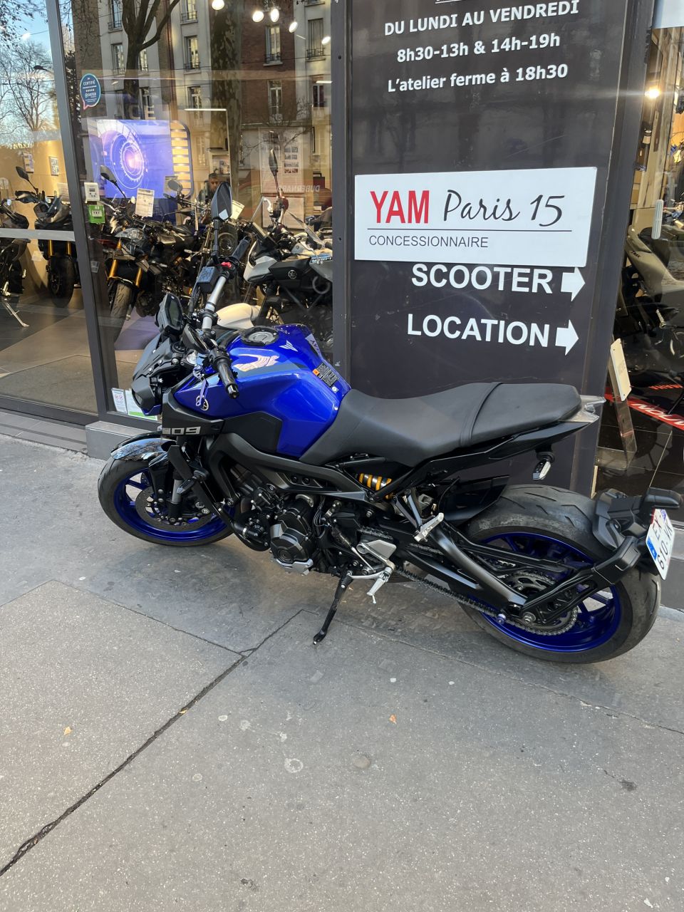 YAMAHA MT-09 4