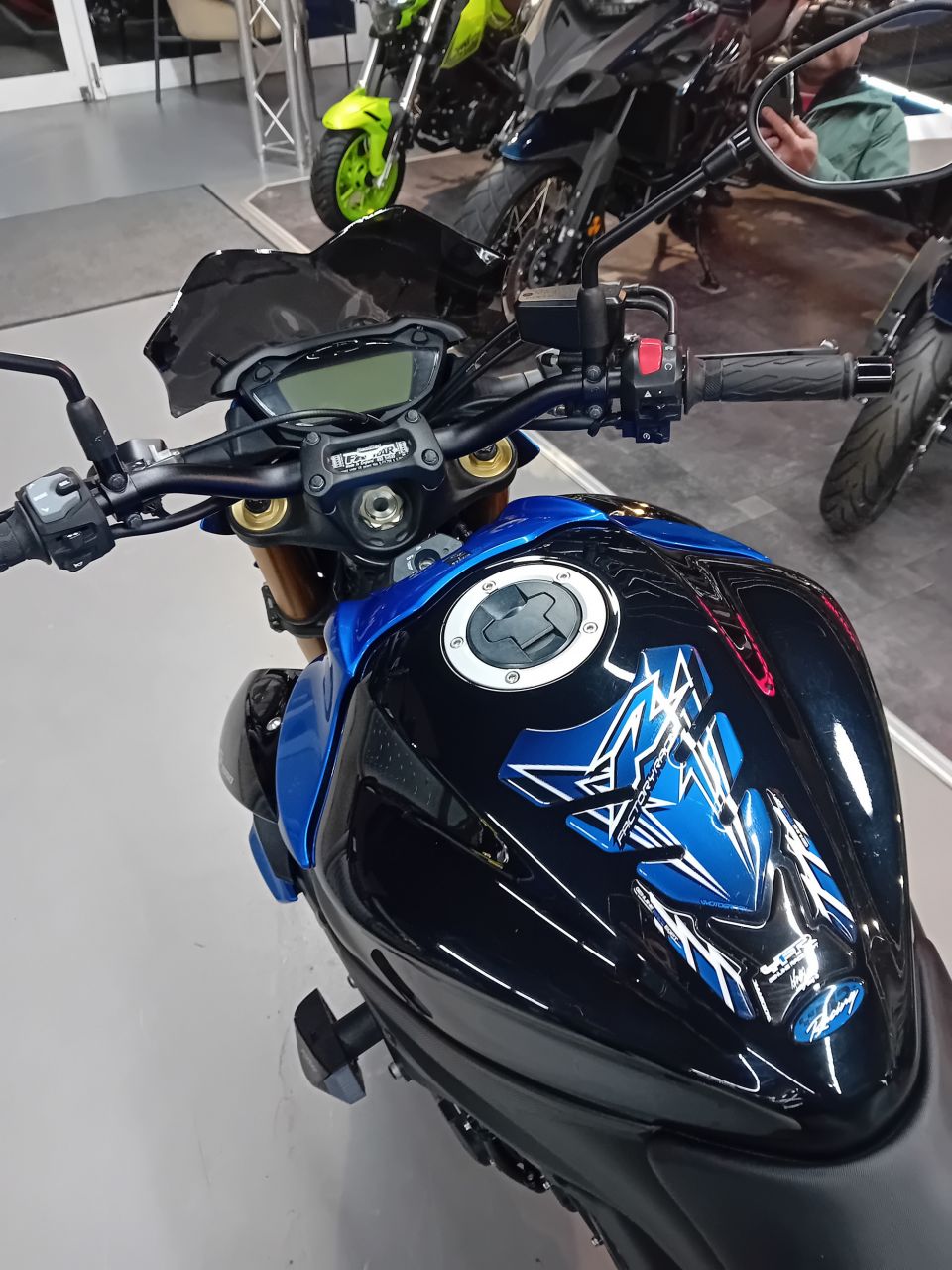 SUZUKI GSX-S 1000 ABS 4