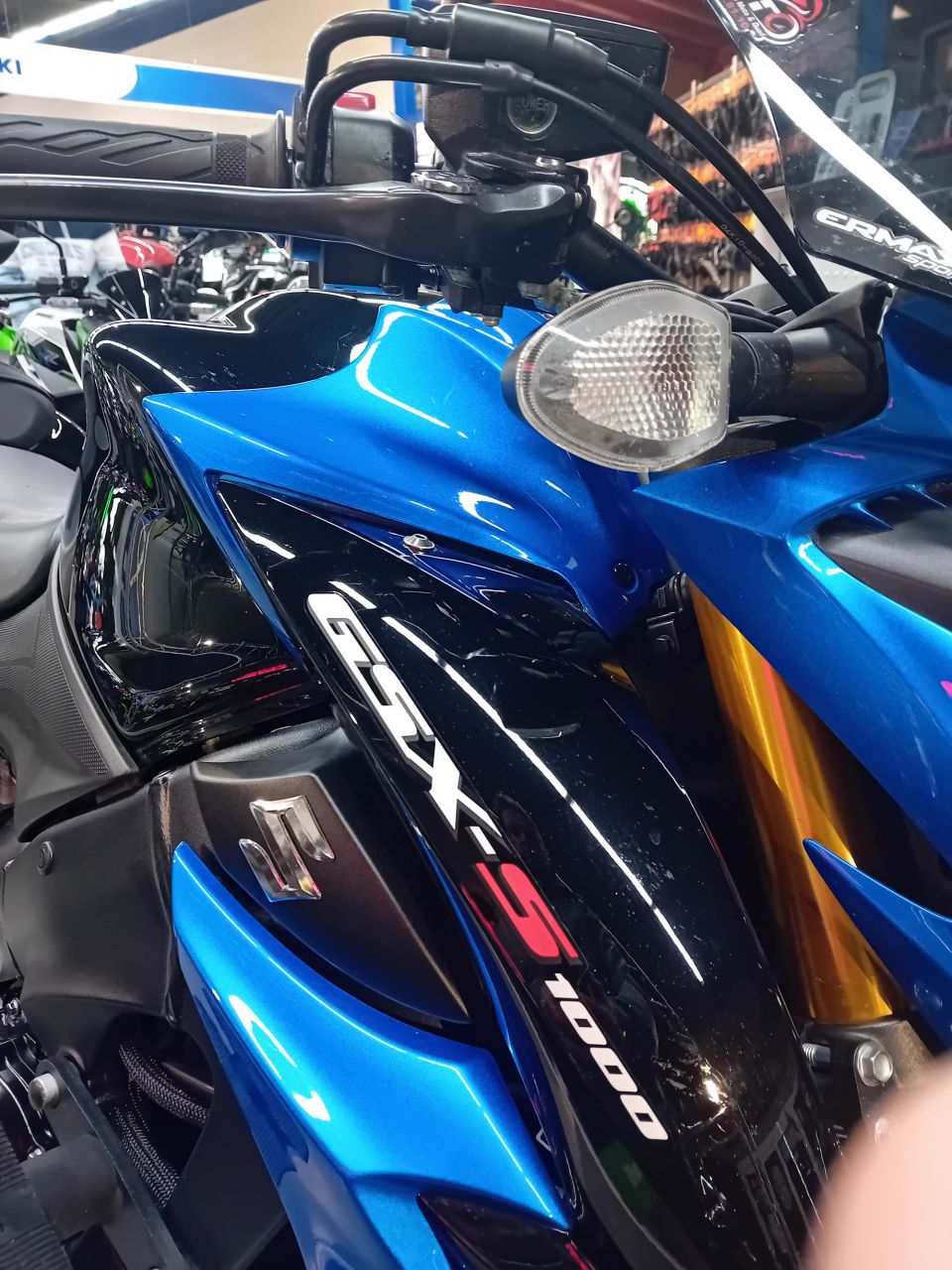 SUZUKI GSX-S 1000 ABS 4