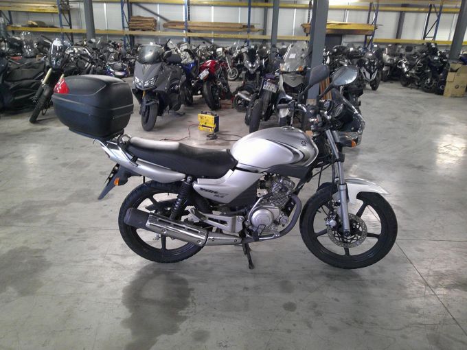 YAMAHA YBR 125 4