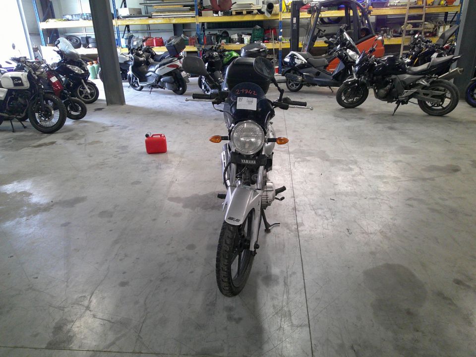 YAMAHA YBR 125 4
