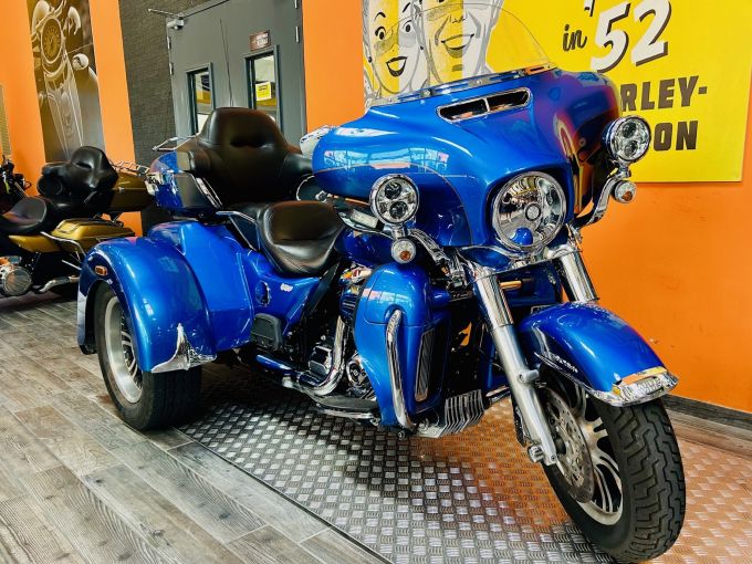 HARLEY-DAVIDSON TRIKE TRI GLIDE 1745 ULTRA 4