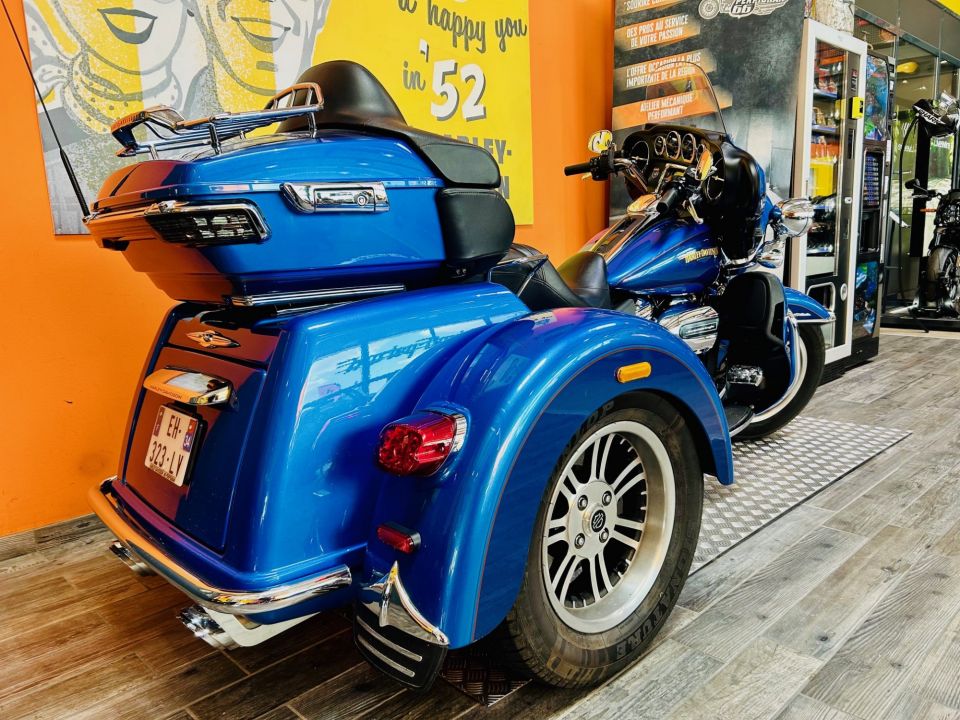 HARLEY-DAVIDSON TRIKE TRI GLIDE 1745 ULTRA 4
