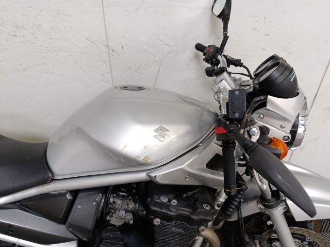 SUZUKI GSF 650 N BANDIT 4