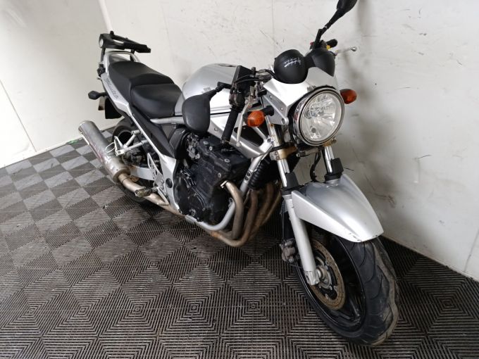 SUZUKI GSF 650 N BANDIT 4