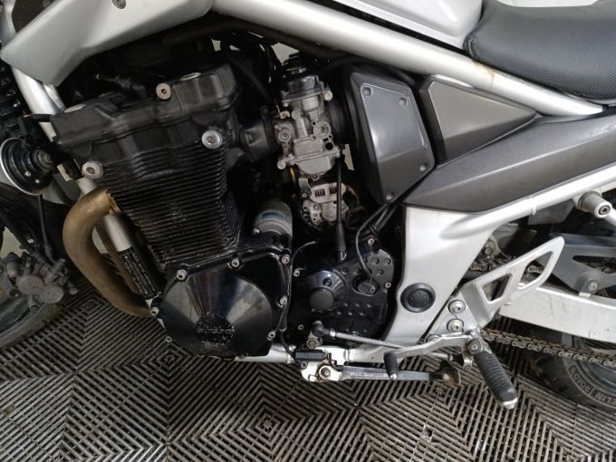 SUZUKI GSF 650 N BANDIT 4