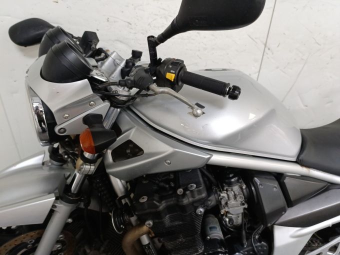 SUZUKI GSF 650 N BANDIT 4