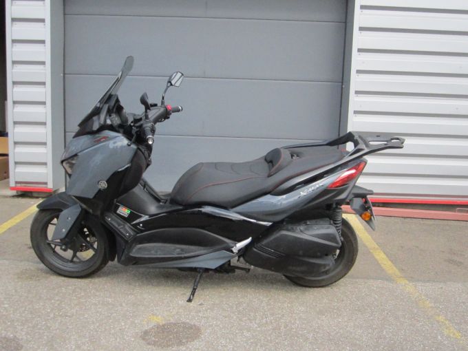 YAMAHA XMAX 300 Tech Max 4