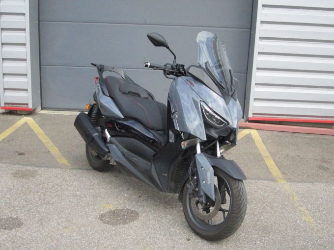 YAMAHA XMAX 300 Tech Max 4