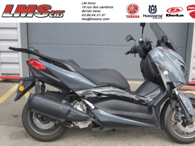 YAMAHA XMAX 300 Tech Max 4