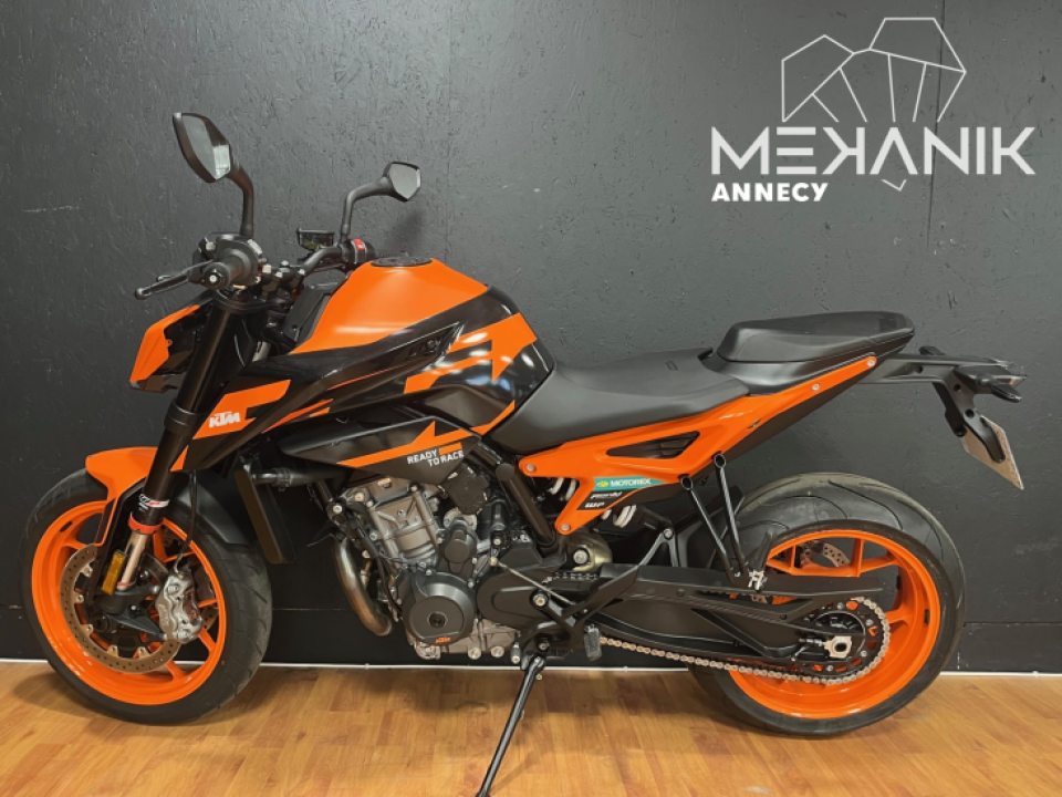 KTM 890 DUKE 4