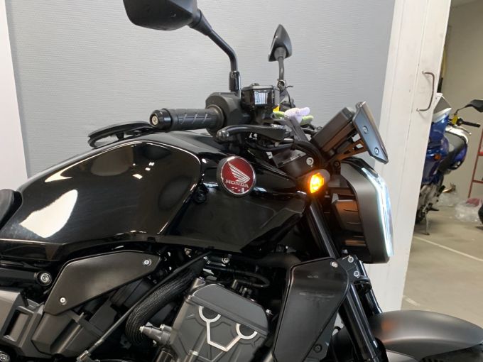 HONDA CB 1000 R 4