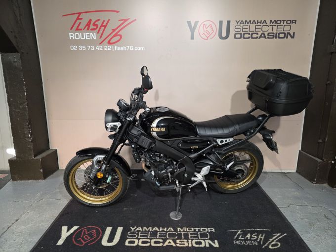 YAMAHA XSR 125 Legacy 4
