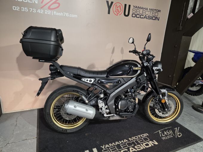 YAMAHA XSR 125 Legacy 4