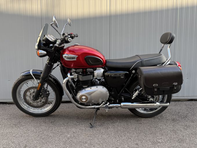TRIUMPH BONNEVILLE T100 900 4