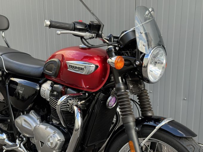 TRIUMPH BONNEVILLE T100 900 4