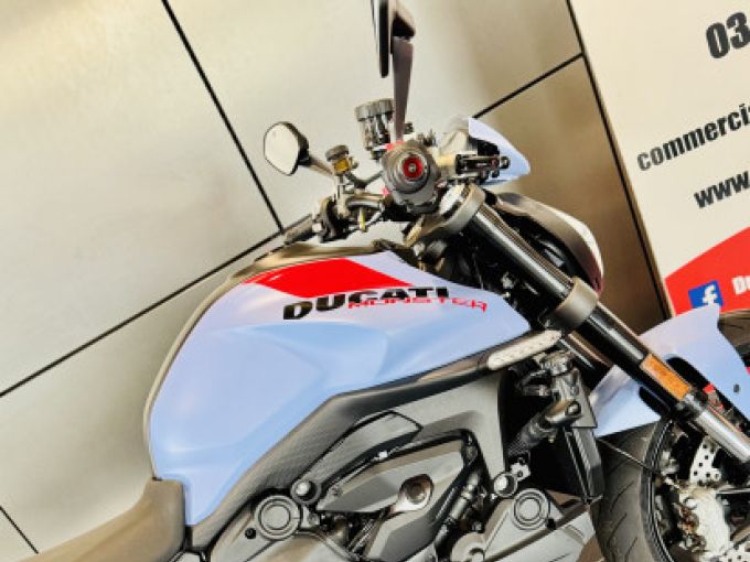 DUCATI MONSTER + 937 4