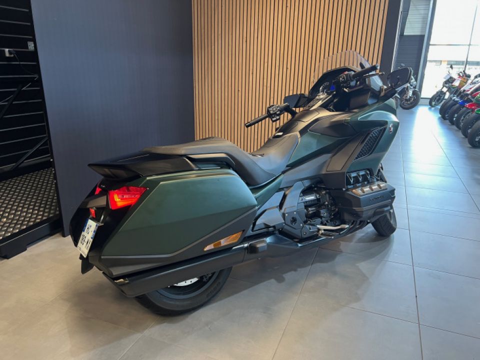 HONDA GOLDWING BAGGER DCT 4