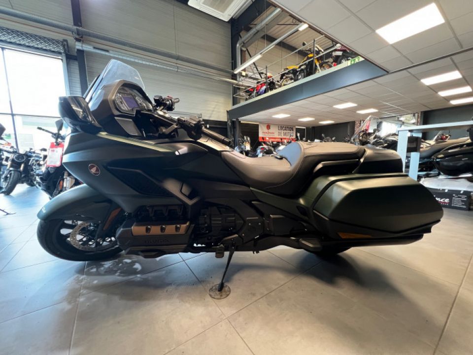 HONDA GOLDWING BAGGER DCT 4