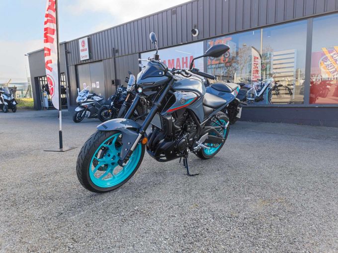 YAMAHA MT-03 4