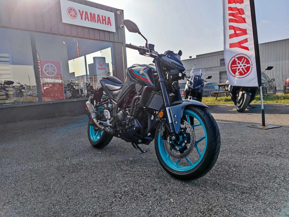 YAMAHA MT-03 4