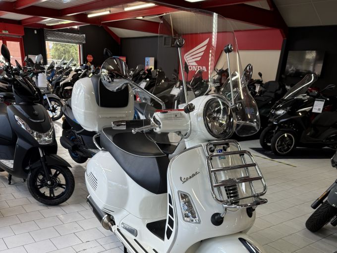 VESPA GTS 300 4