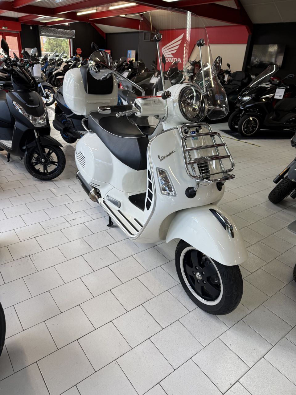 VESPA GTS 300 4