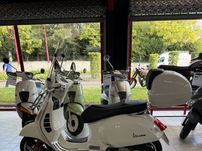 VESPA GTS 300 4