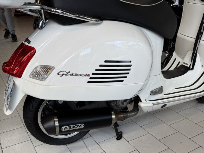 VESPA GTS 300 4