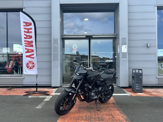 YAMAHA MT-07 (47.5CV) 4